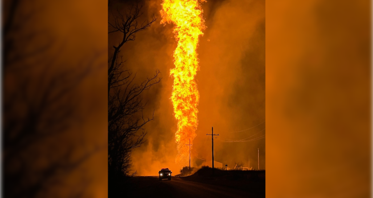 Explosão massiva de gasoduto em Oklahoma Panhandle - Gasoduto entra em erupção em chamas de 500 pés (VÍDEO)