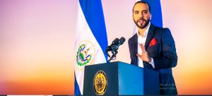 Presidente de direita de El Salvador foi reeleito com maioria impressionante