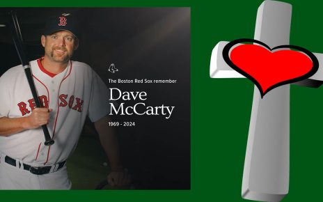 O ex-jogador do Boston Red Sox e campeão da World Series de 2004, Dave McCarty, morreu após um “evento cardíaco” em Oakland, Califórnia.