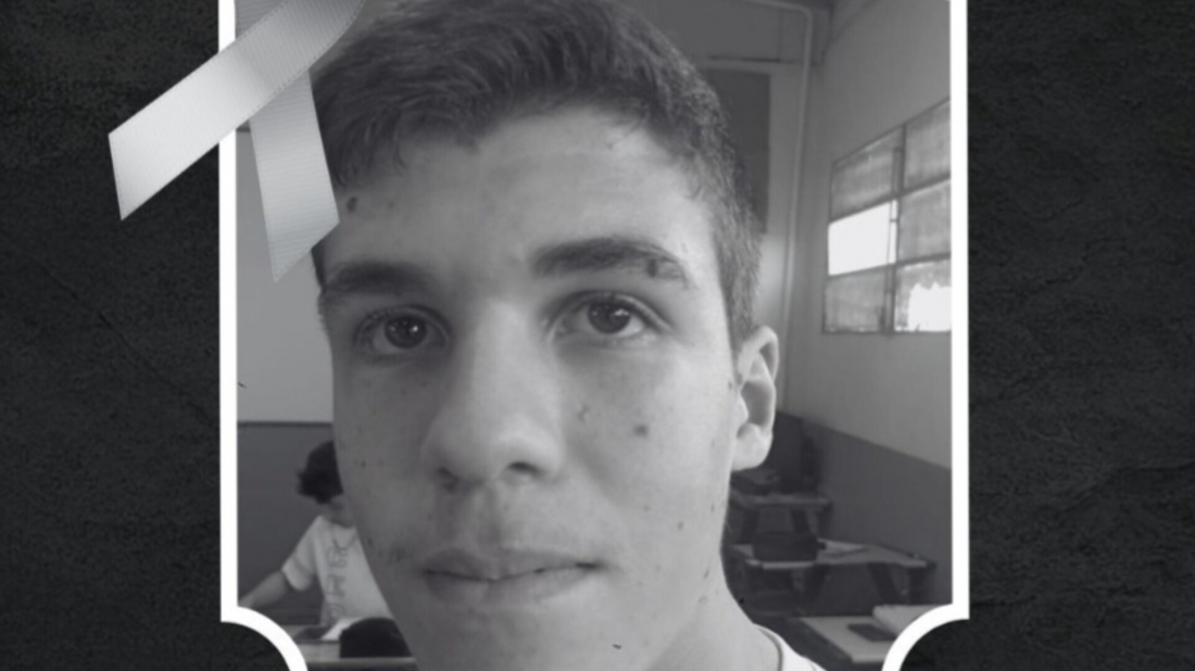 Adolescente de 17 anos morre após passar mal enquanto jogava bola em escola
